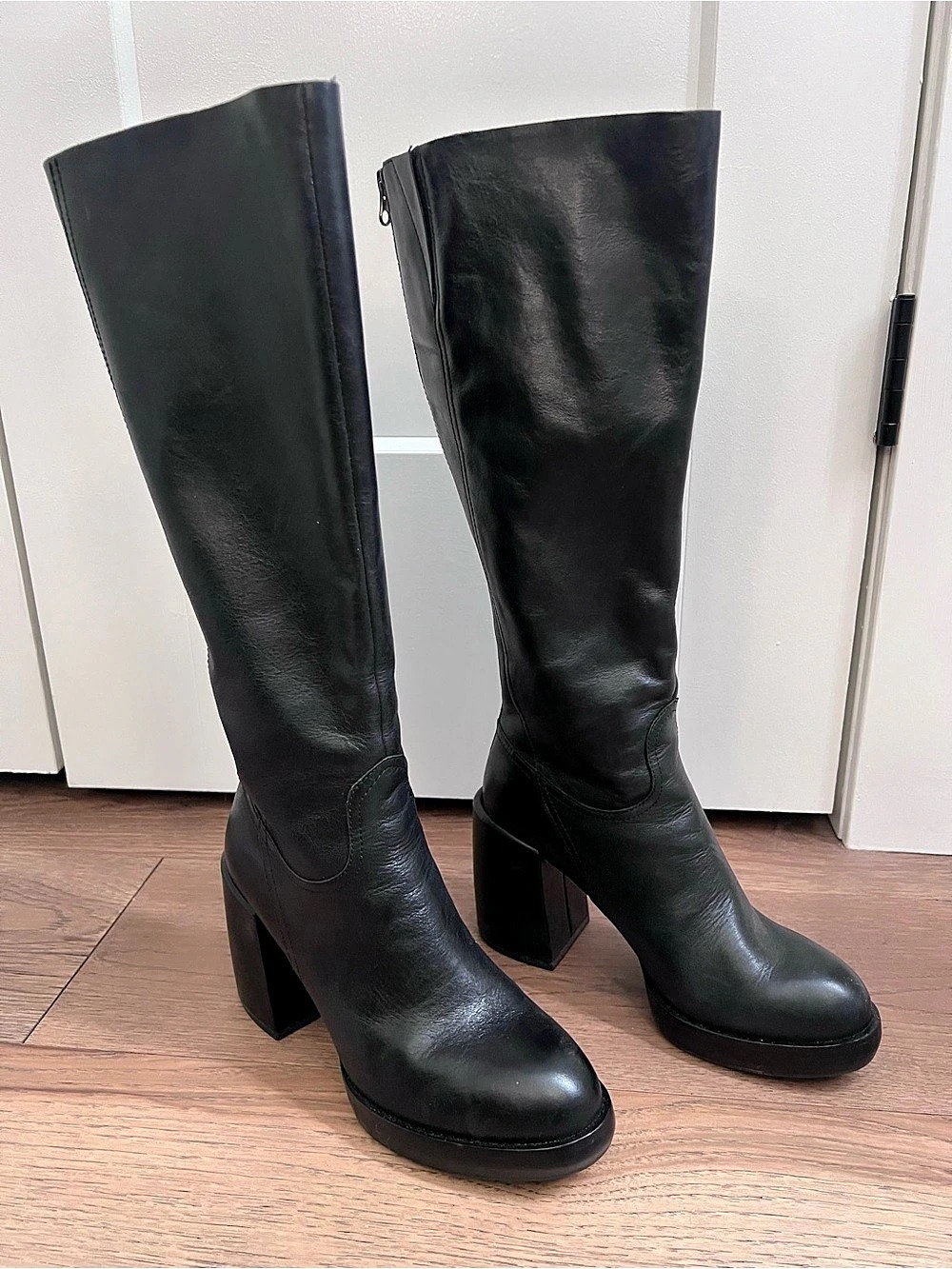 Kork Ease Anny Black Leather Heeled Boots Size 8M